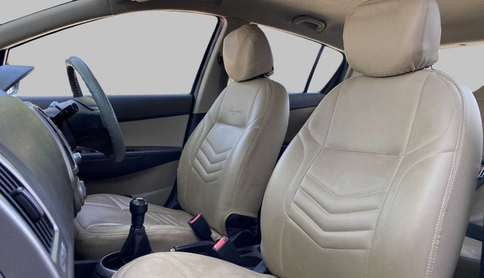 2013 Hyundai i20 MAGNA (O) 1.2, Petrol, Manual, 84,456 km, Right Side Front Door Cabin