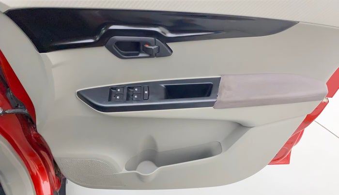 2016 Mahindra Kuv100 K8 6 STR, Petrol, Manual, 45,114 km, Driver Side Door Panels Control