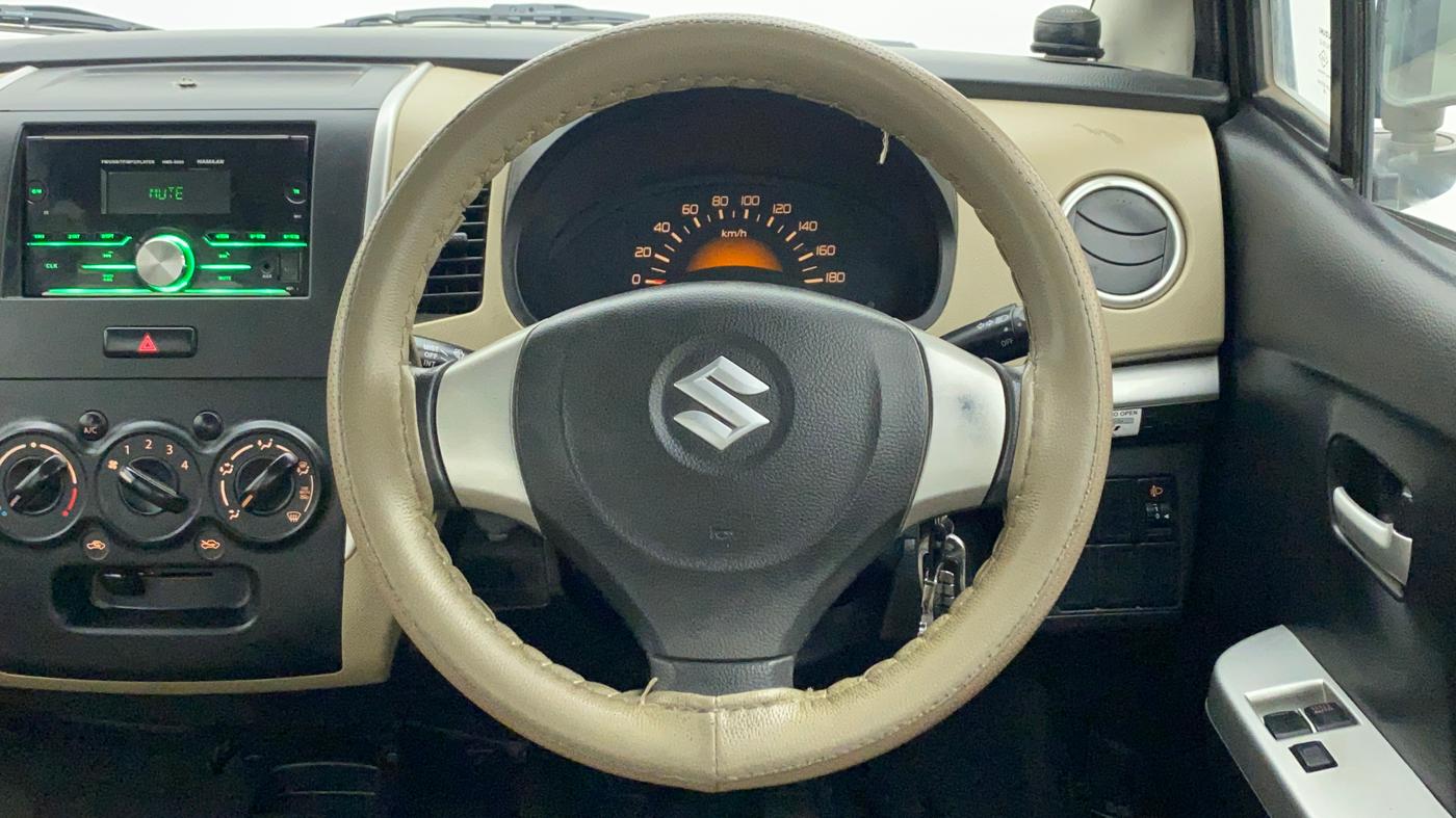 2018 Maruti Wagon R 1.0 LXI, Petrol, Manual, 30,644 km, Steering Wheel Close Up