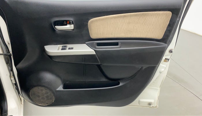 2018 Maruti Wagon R 1.0 LXI, Petrol, Manual, 30,644 km, Driver Side Door Panels Control