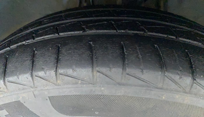 2020 Maruti Alto VXI, Petrol, Manual, 35,551 km, Left Front Tyre Tread