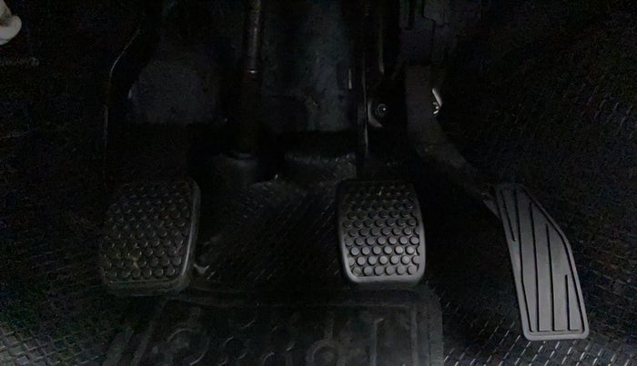 2020 Maruti Alto VXI, Petrol, Manual, 35,551 km, Pedals