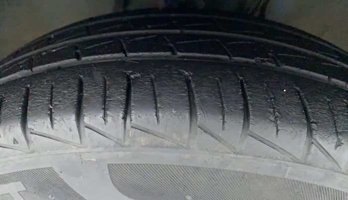 2020 Maruti Alto VXI, Petrol, Manual, 35,551 km, Right Front Tyre Tread