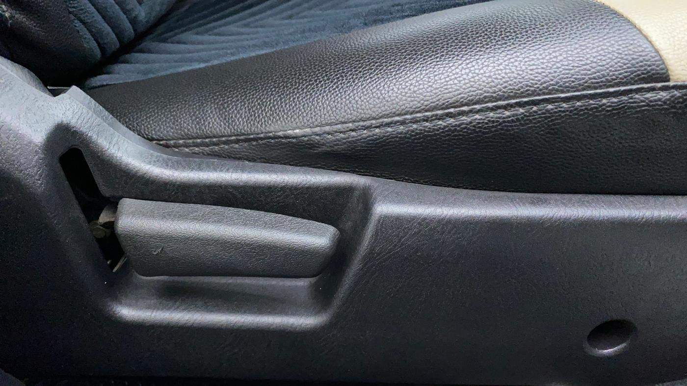 2020 Maruti Alto VXI, Petrol, Manual, 35,551 km, Driver Side Adjustment Panel
