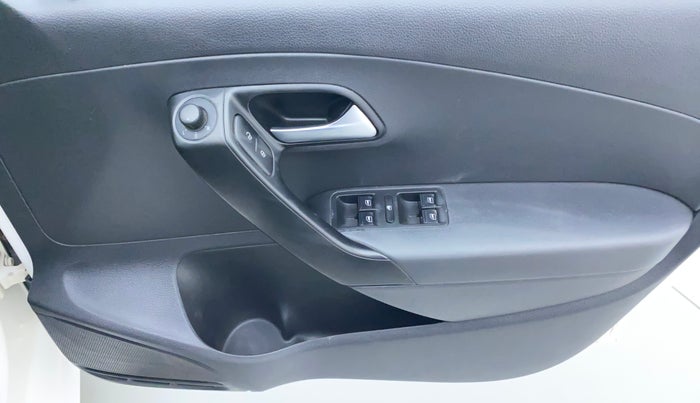 2017 Volkswagen Polo COMFORTLINE 1.2L, Petrol, Manual, 65,366 km, Driver Side Door Panels Control