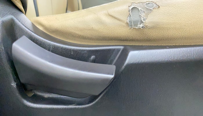 2015 Mahindra Scorpio S4, Diesel, Manual, 79,112 km, Driver Side Adjustment Panel