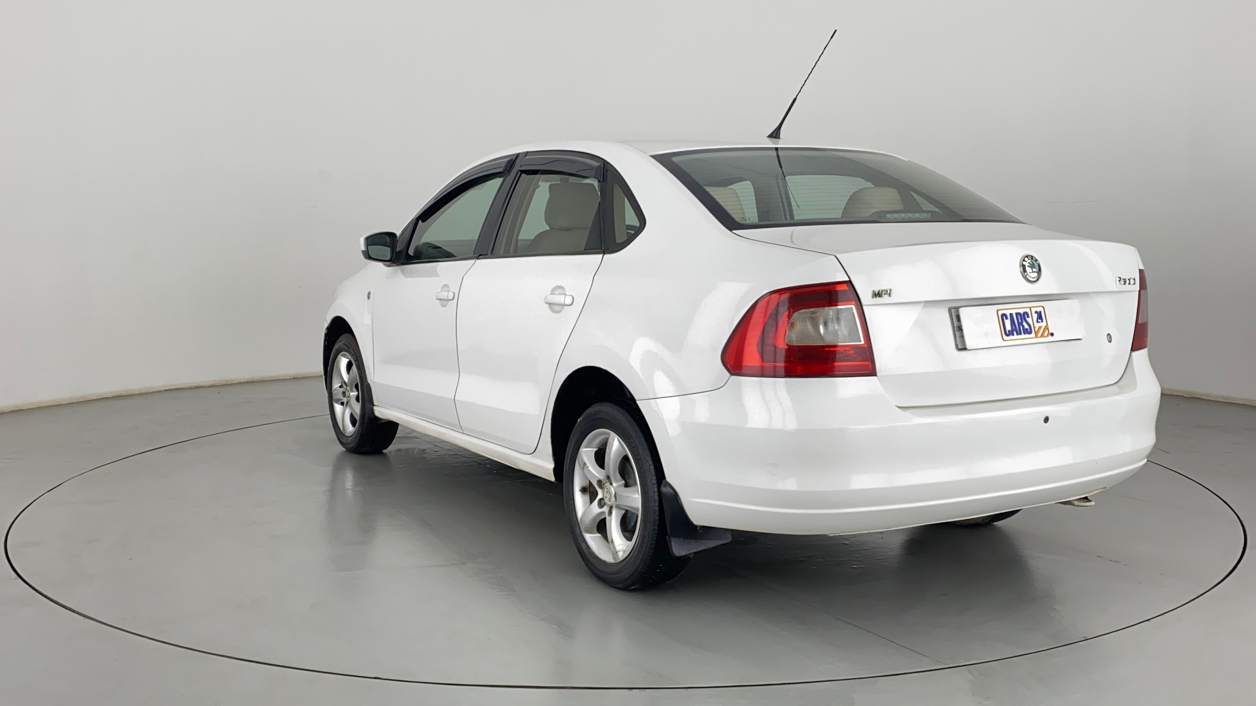 2011 Skoda Rapid ELEGANCE 1.6 MPFI MT, Petrol, Manual, 90,254 km, Left Back Diagonal