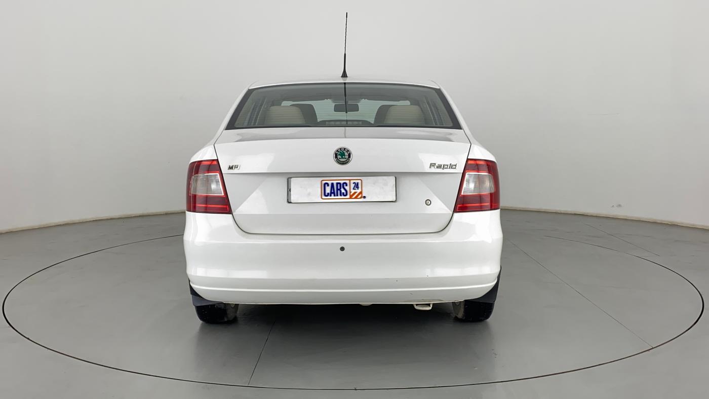 2011 Skoda Rapid ELEGANCE 1.6 MPFI MT, Petrol, Manual, 90,254 km, Back/Rear