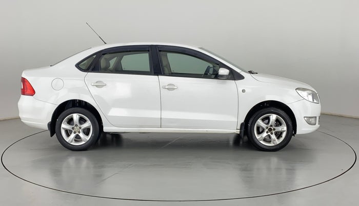 2011 Skoda Rapid ELEGANCE 1.6 MPFI MT, Petrol, Manual, 90,254 km, Right Side View