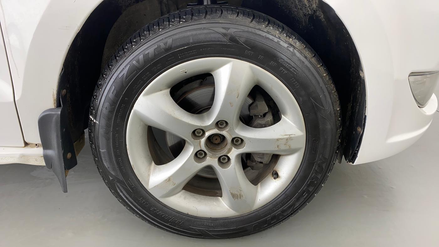 2011 Skoda Rapid ELEGANCE 1.6 MPFI MT, Petrol, Manual, 90,254 km, Right Front Wheel