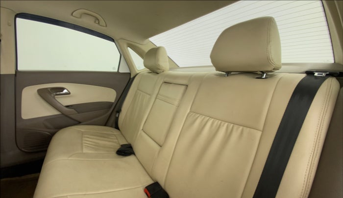 2011 Skoda Rapid ELEGANCE 1.6 MPFI MT, Petrol, Manual, 90,254 km, Right Side Rear Door Cabin