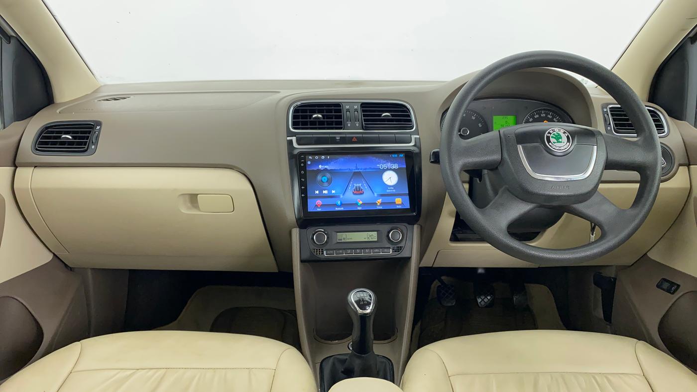2011 Skoda Rapid ELEGANCE 1.6 MPFI MT, Petrol, Manual, 90,254 km, Dashboard
