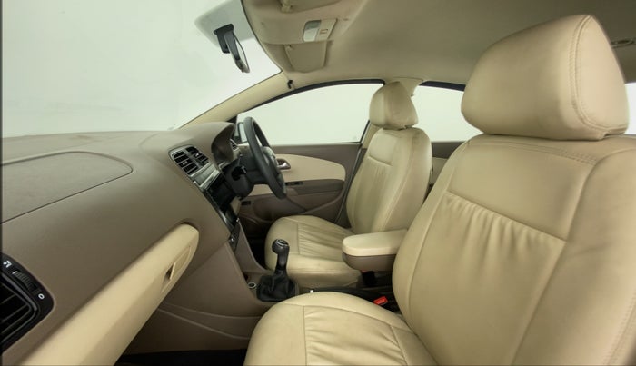 2011 Skoda Rapid ELEGANCE 1.6 MPFI MT, Petrol, Manual, 90,254 km, Right Side Front Door Cabin