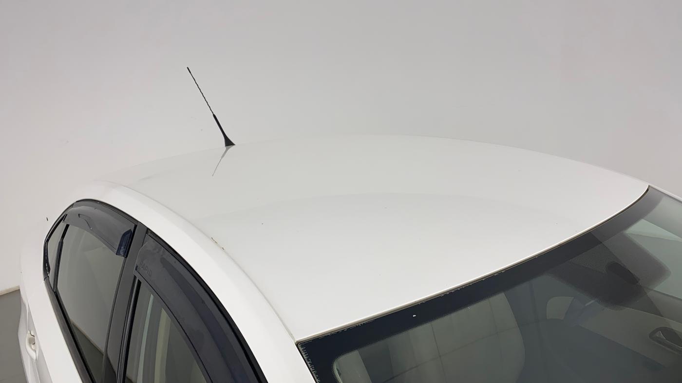 2011 Skoda Rapid ELEGANCE 1.6 MPFI MT, Petrol, Manual, 90,254 km, Roof