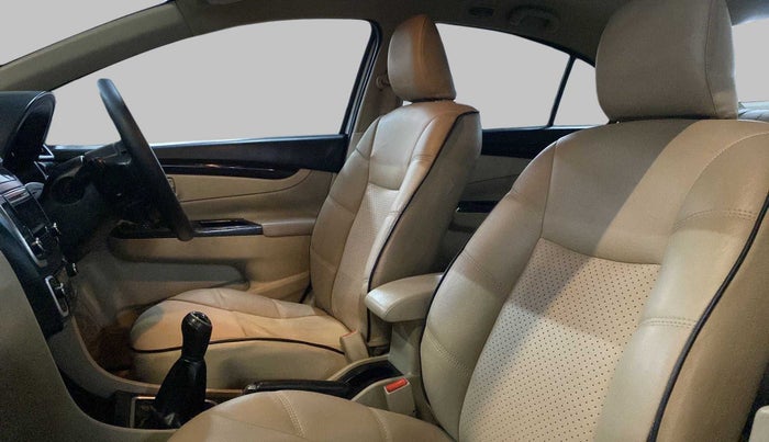 2016 Maruti Ciaz ZDI SHVS, Diesel, Manual, 81,474 km, Right Side Front Door Cabin