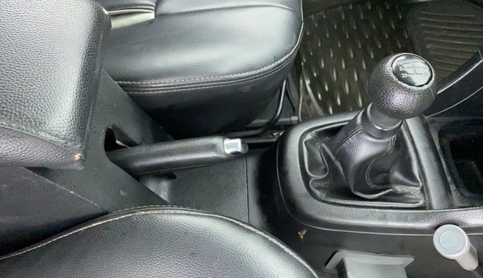 2014 Maruti Swift VXI, Petrol, Manual, 65,390 km, Gear Lever