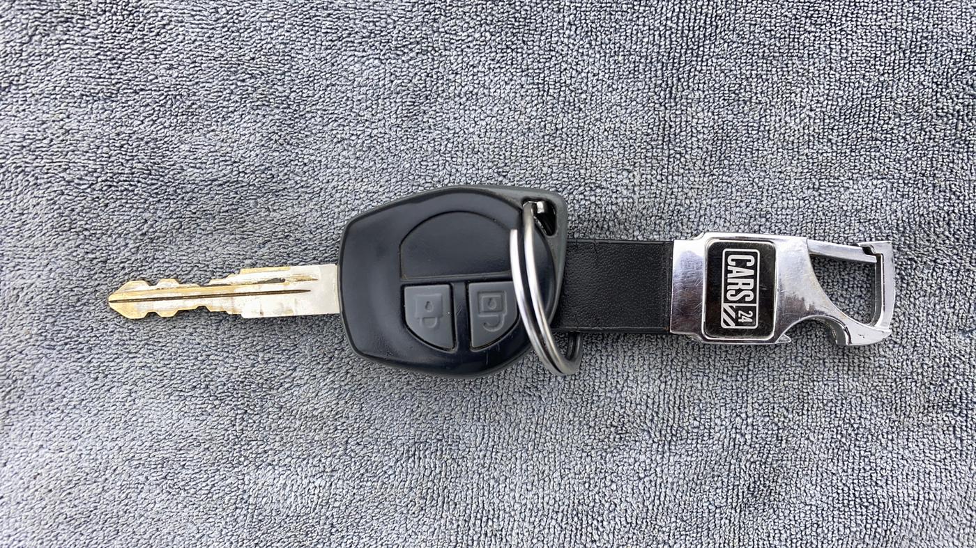 2014 Maruti Swift VXI, Petrol, Manual, 65,390 km, Key Close Up