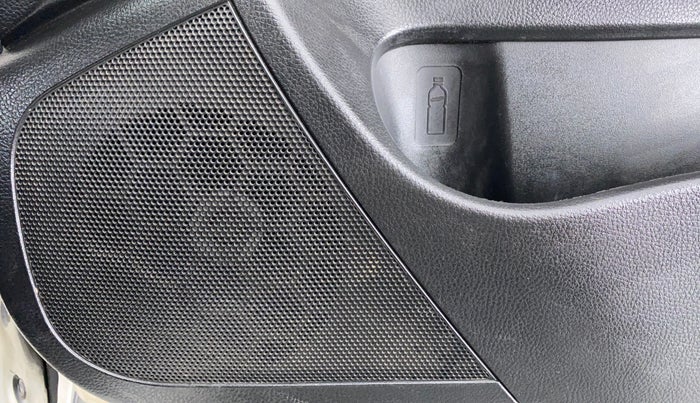 2014 Maruti Swift VXI, Petrol, Manual, 65,390 km, Speaker