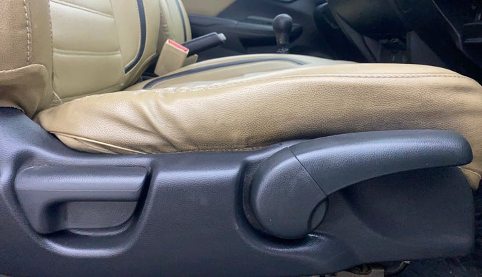 2016 Honda Jazz 1.5L I-DTEC V, Diesel, Manual, 1,35,470 km, Driver Side Adjustment Panel