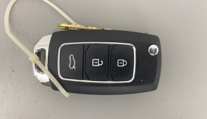 2016 Honda Jazz 1.5L I-DTEC V, Diesel, Manual, 1,35,470 km, Key Close Up