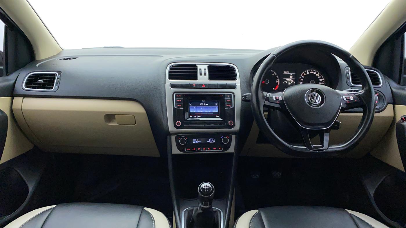 2017 Volkswagen Ameo HIGHLINE1.5L, Diesel, Manual, 49,926 km, Dashboard