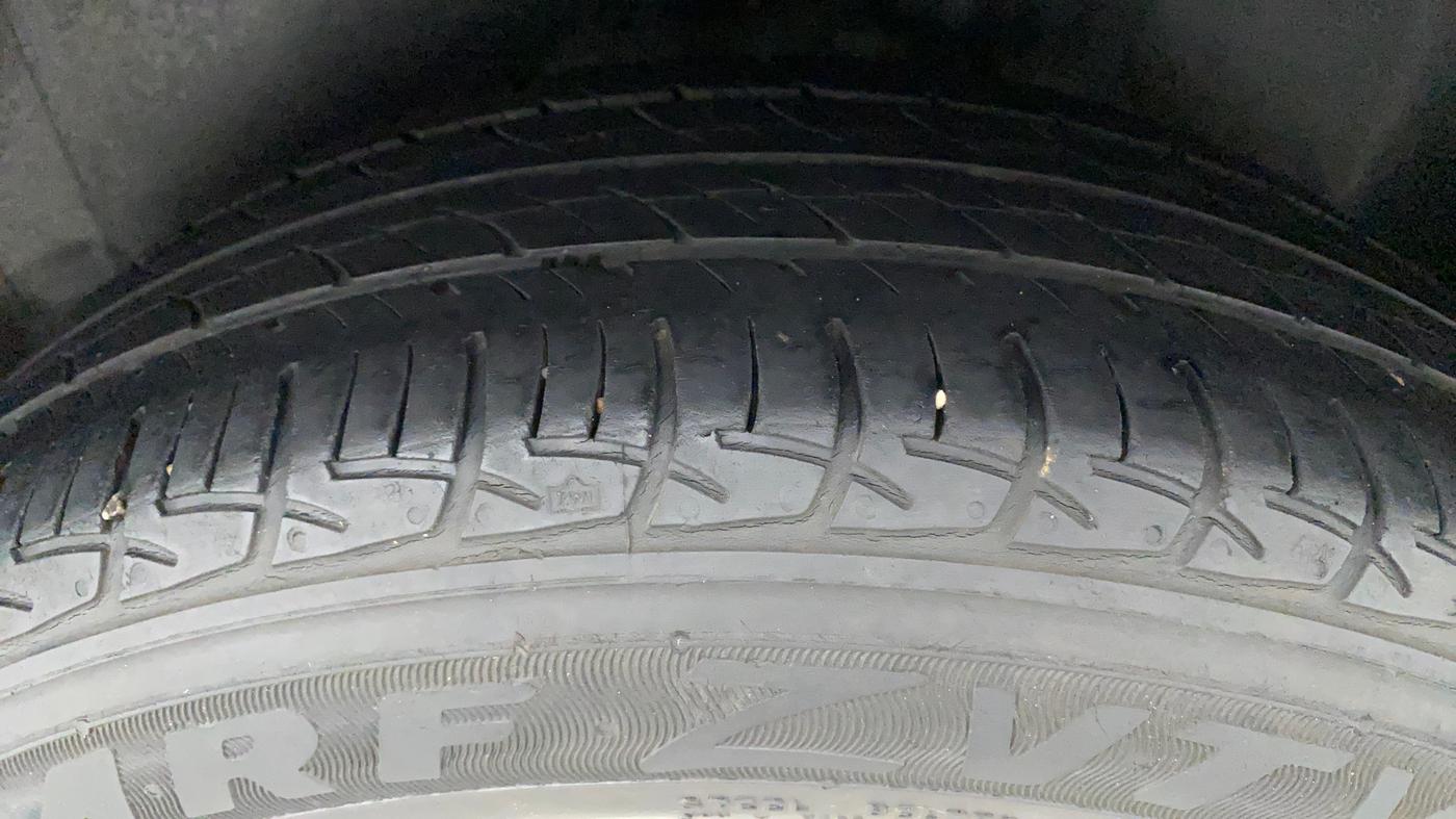 2017 Volkswagen Ameo HIGHLINE1.5L, Diesel, Manual, 49,926 km, Left Rear Tyre Tread
