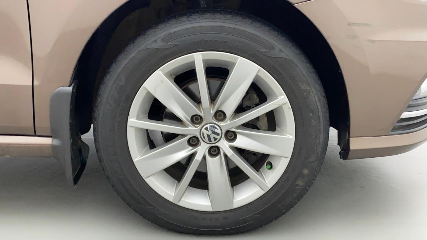2017 Volkswagen Ameo HIGHLINE1.5L, Diesel, Manual, 49,926 km, Right Front Wheel