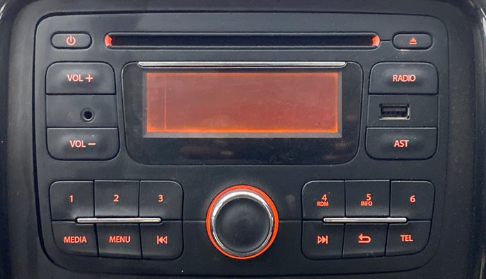 2013 Renault Duster 85 PS RXL, Diesel, Manual, 93,819 km, Infotainment system - Display has spot on screen