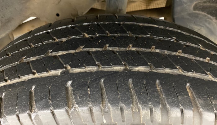 2013 Renault Duster 85 PS RXL, Diesel, Manual, 93,819 km, Left Rear Tyre Tread