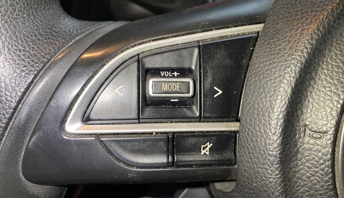 2018 Maruti Swift VXI AMT, Petrol, Automatic, 38,132 km, Steering wheel - Sound system control not functional