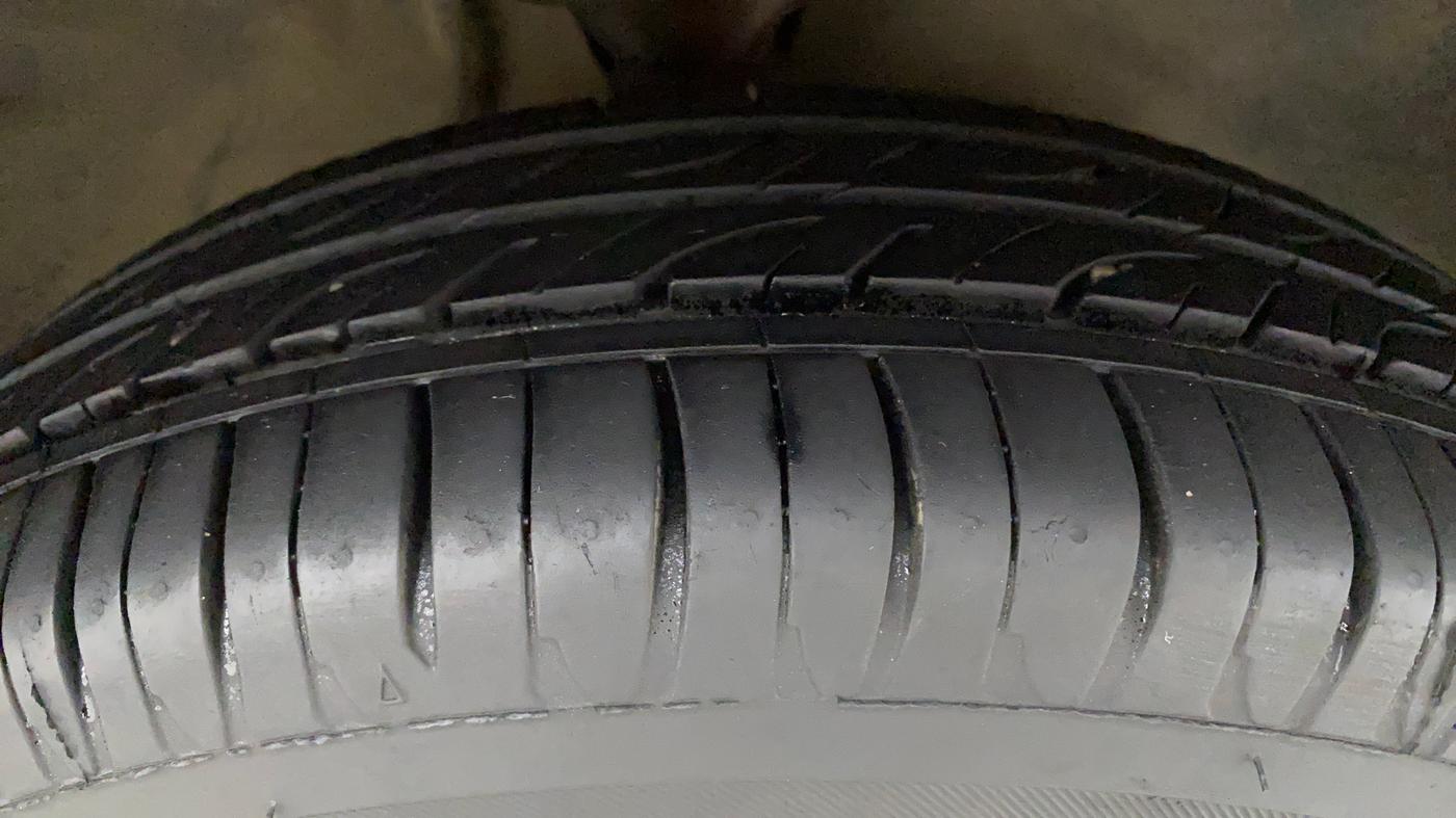 2016 Maruti Alto K10 VXI, Petrol, Manual, 70,479 km, Right Front Tyre Tread