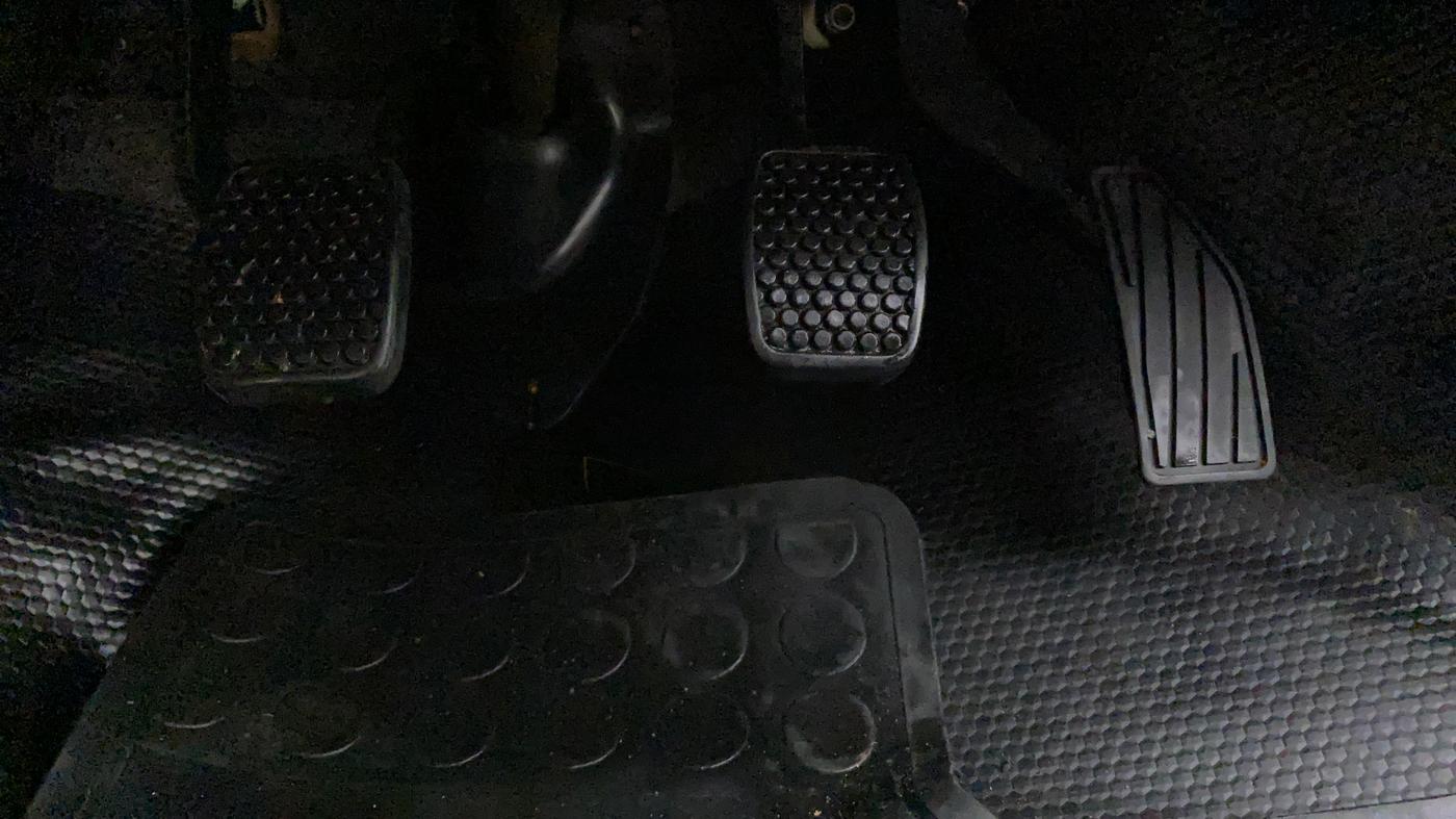 2016 Maruti Alto K10 VXI, Petrol, Manual, 70,479 km, Pedals