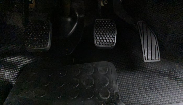 2016 Maruti Alto K10 VXI, Petrol, Manual, 70,479 km, Pedals
