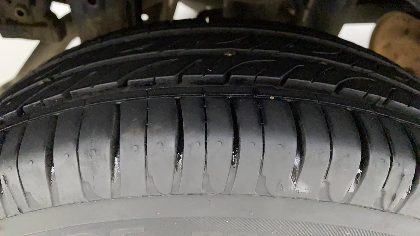 2016 Maruti Alto K10 VXI, Petrol, Manual, 70,479 km, Right Rear Tyre Tread
