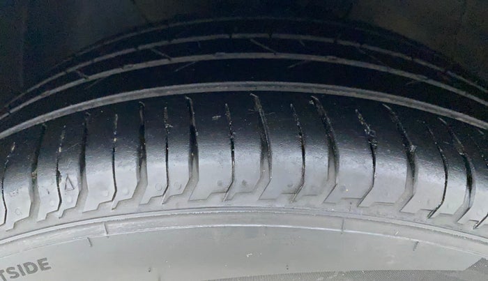2021 Hyundai NEW I20 SPORTZ 1.2 MT, Petrol, Manual, 47,338 km, Left Front Tyre Tread