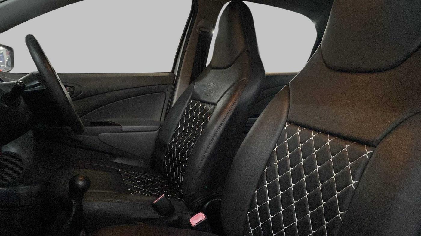 2012 Toyota Etios G, Petrol, Manual, 22,064 km, Right Side Front Door Cabin
