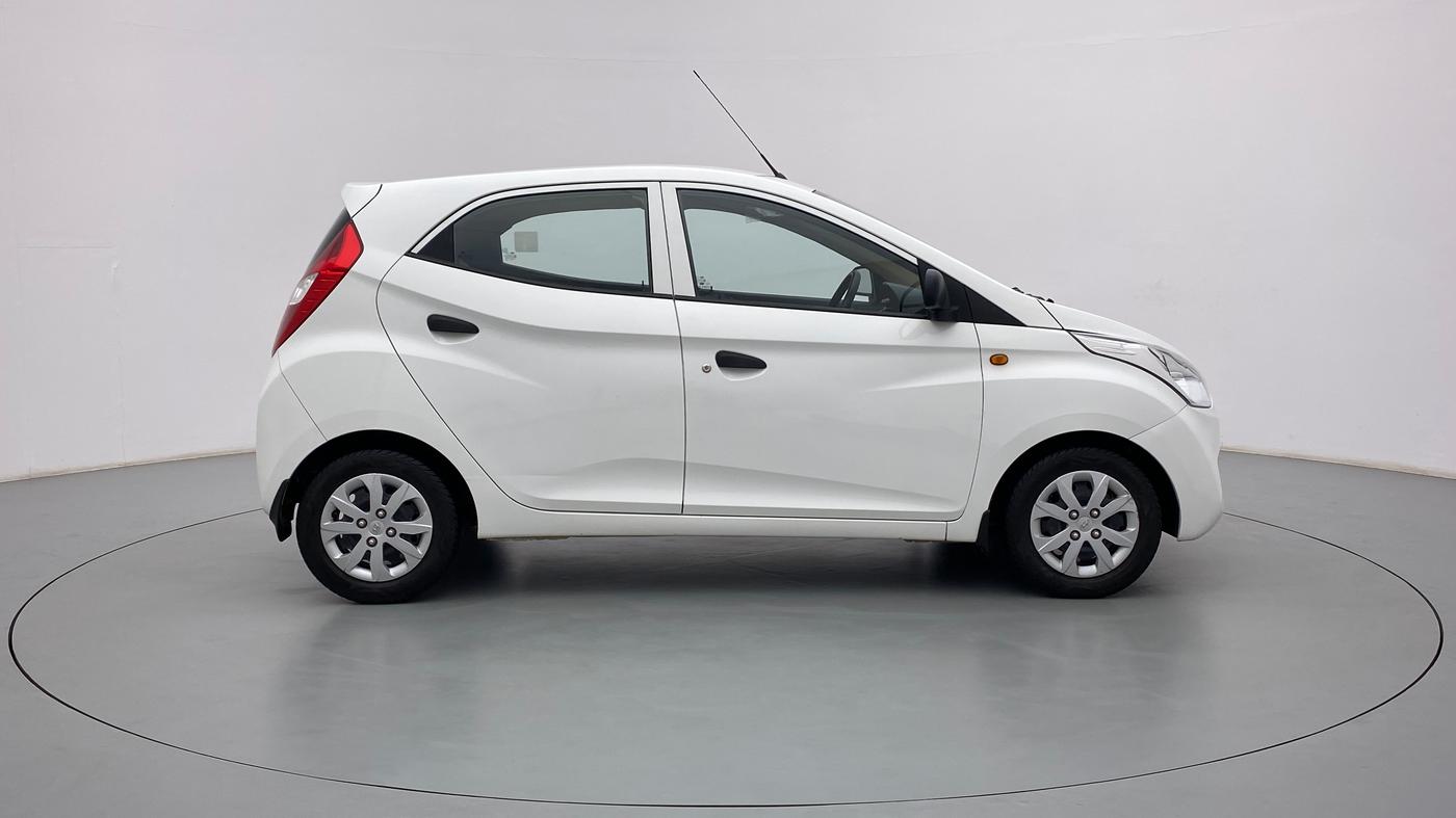 2018 Hyundai Eon MAGNA +, Petrol, Manual, 17,550 km, Right Side View