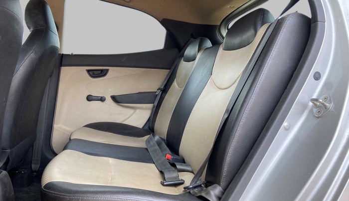 2016 Hyundai Eon ERA +, Petrol, Manual, 30,021 km, Right Side Rear Door Cabin