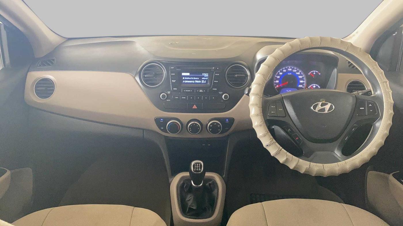 2015 Hyundai Grand i10 SPORTZ 1.2 KAPPA VTVT, CNG, Manual, 60,460 km, Dashboard