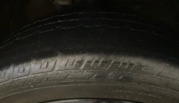 2014 Maruti Wagon R 1.0 VXI, CNG, Manual, 1,10,793 km, Right Front Tyre Tread