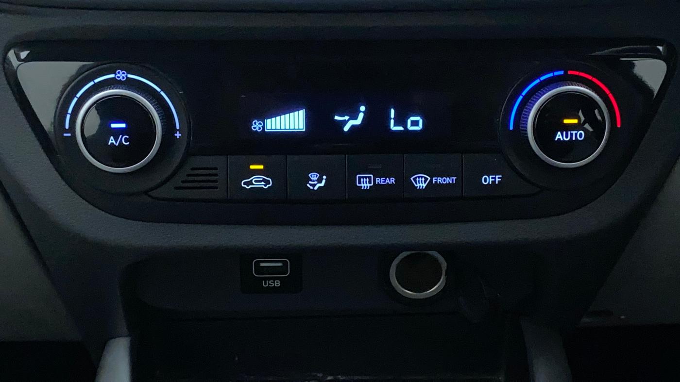 2020 Hyundai GRAND I10 NIOS SPORTZ AMT 1.2 KAPPA VTVT, Petrol, Automatic, 61,317 km, Automatic Climate Control