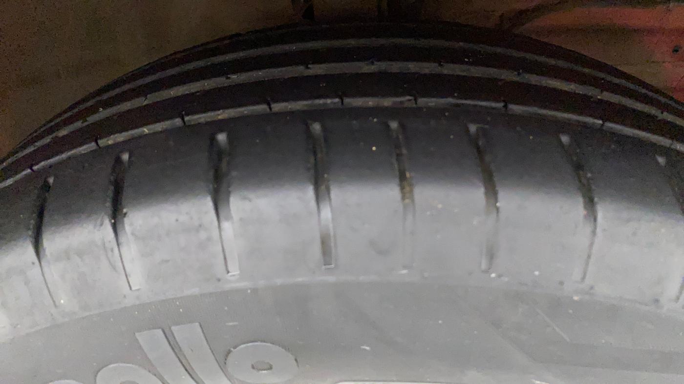 2019 Maruti Swift ZXI, Petrol, Manual, 32,776 km, Right Front Tyre Tread
