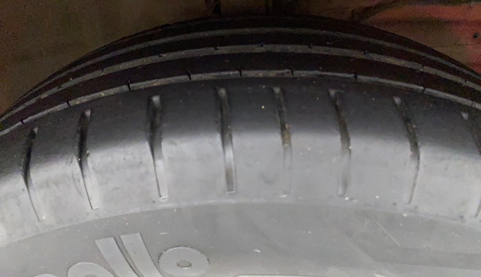 2019 Maruti Swift ZXI, Petrol, Manual, 32,776 km, Right Front Tyre Tread