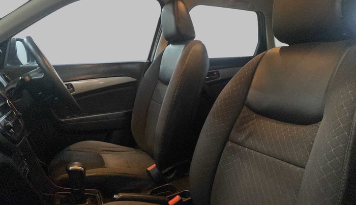 2018 Maruti Vitara Brezza ZDI AMT, Diesel, Automatic, 44,719 km, Right Side Front Door Cabin