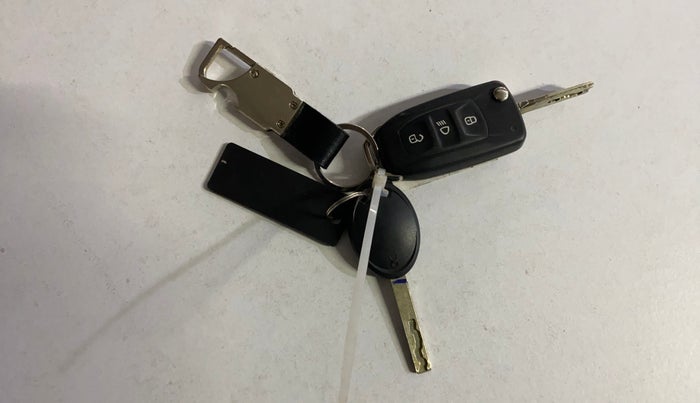 2021 Tata Tiago XT PETROL, Petrol, Manual, 72,428 km, Key Close Up