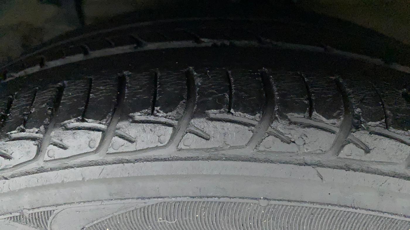 2018 Maruti Ertiga VDI SHVS, Diesel, Manual, 66,972 km, Left Front Tyre Tread