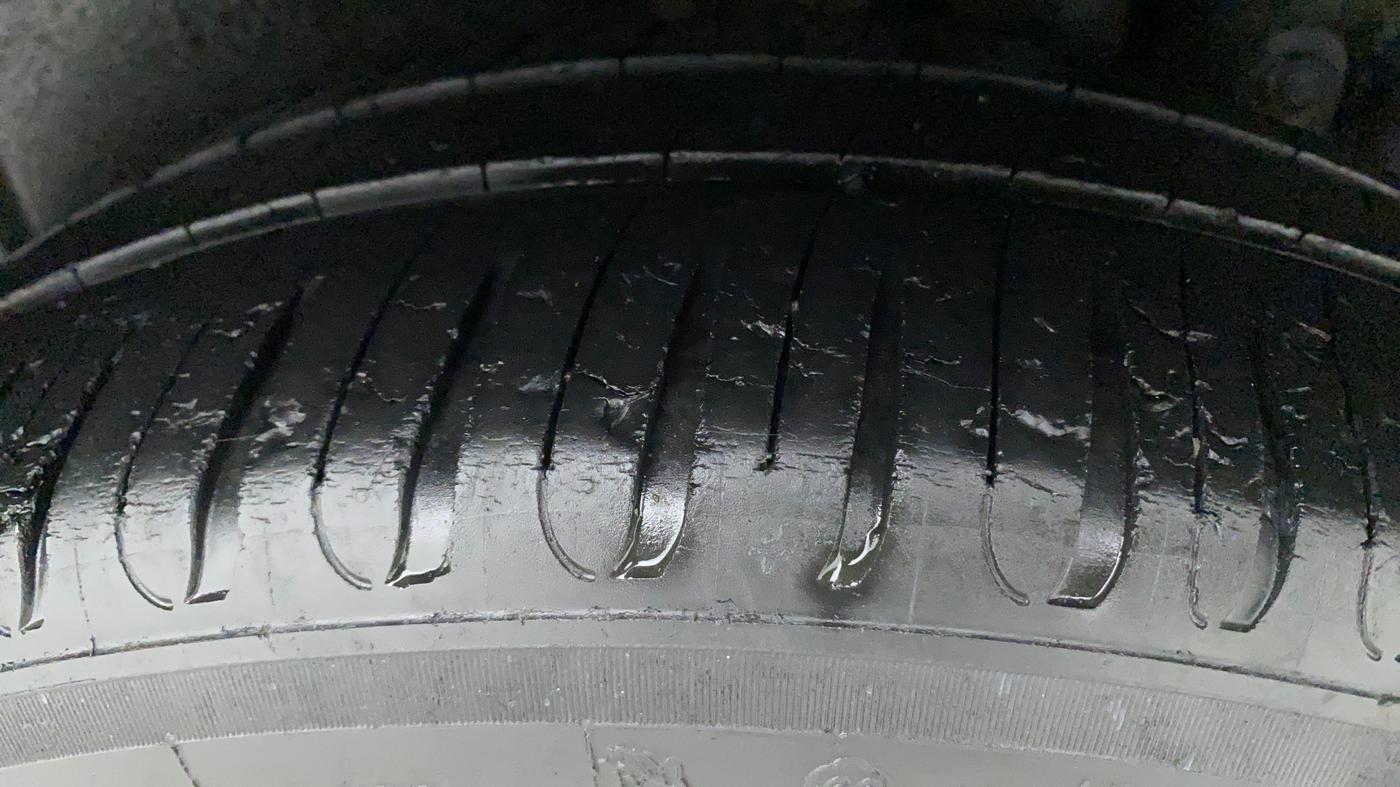 2018 Maruti Ertiga VDI SHVS, Diesel, Manual, 66,972 km, Left Rear Tyre Tread