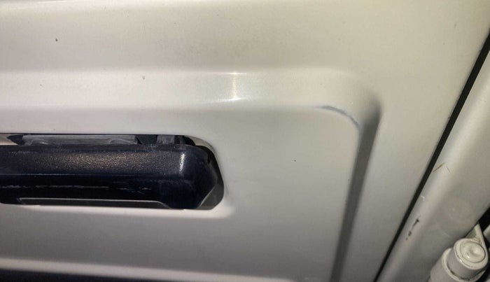 2013 Mahindra Bolero SLX BS IV, Diesel, Manual, 83,495 km, Front passenger door - Minor scratches