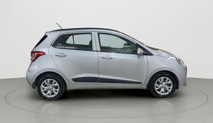 2017 Hyundai Grand i10 SPORTZ (O) 1.2 KAPPA VTVT, Petrol, Manual, 45,074 km, Right Side View