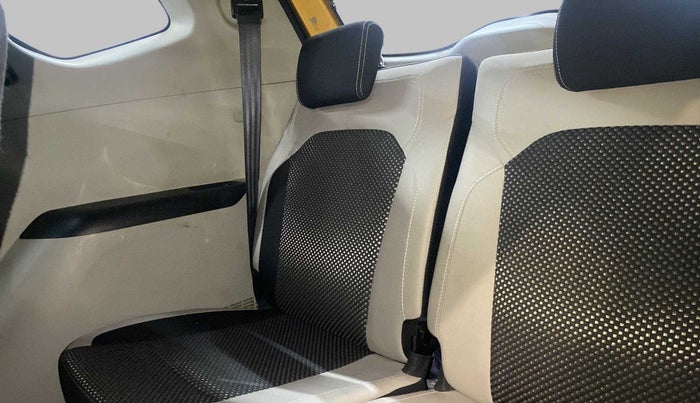 2021 Renault TRIBER RXZ DUAL TONE, Petrol, Manual, 24,236 km, Third Seat Row ( optional )